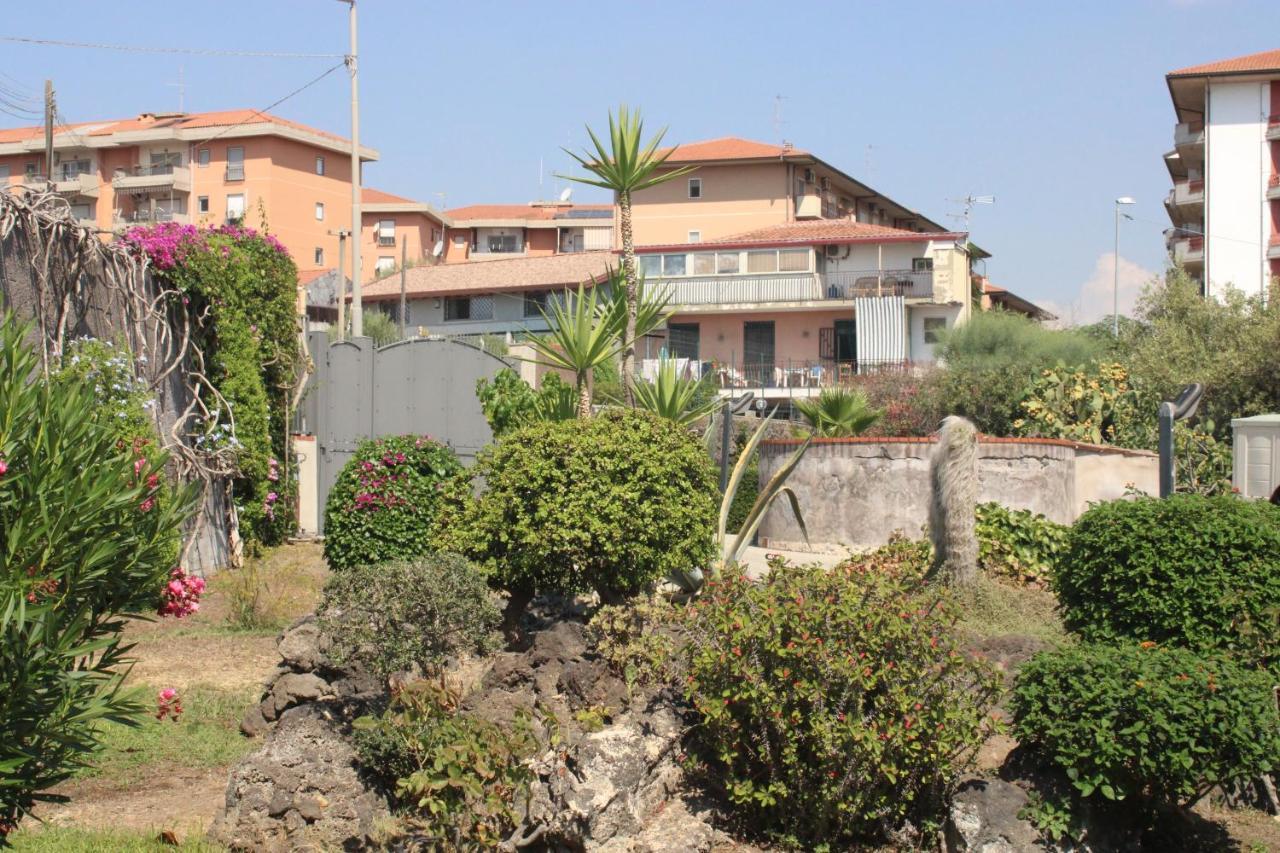 Villa Sicilia Apartment Катания Екстериор снимка