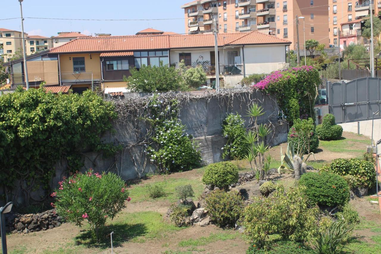Villa Sicilia Apartment Катания Екстериор снимка